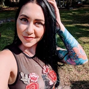 Meet your Posher, Alyssa